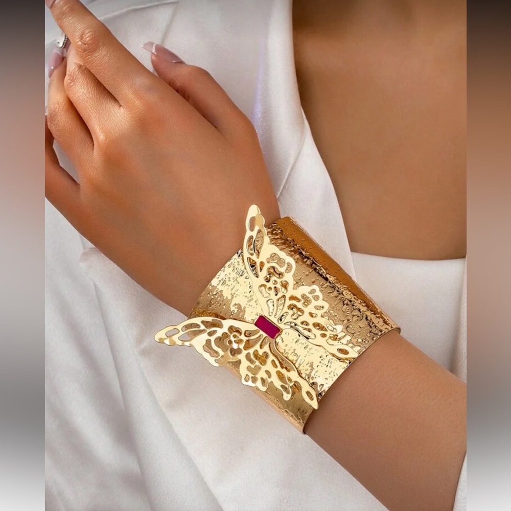 Elegant Gold-Tone Women's Cuff  Bracelet